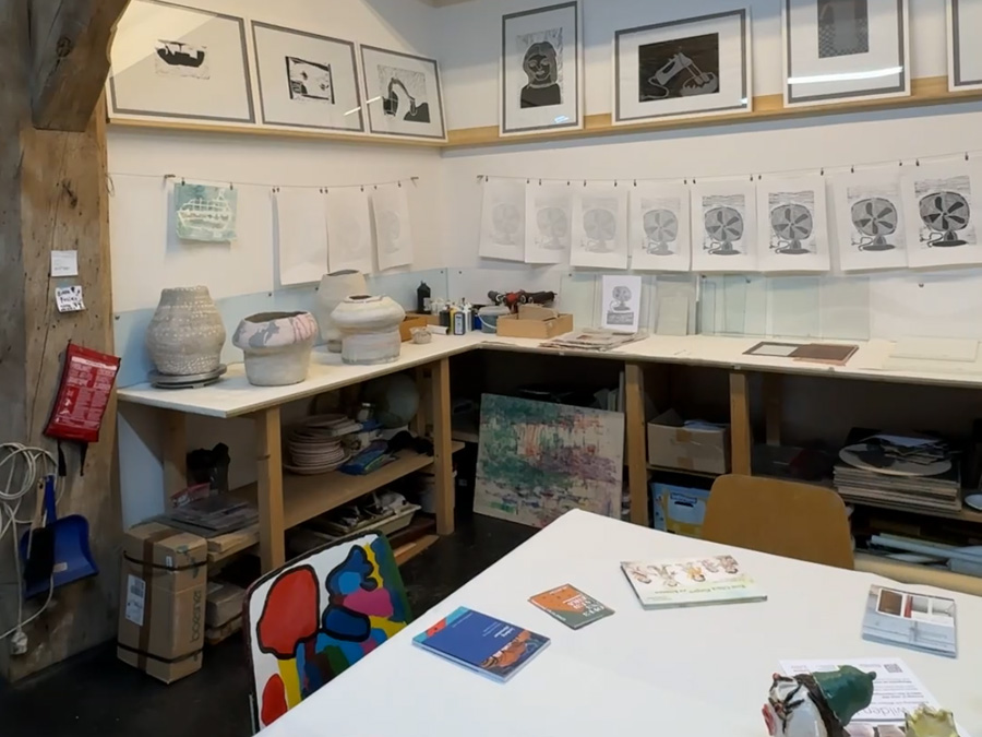 Im Atelier Kunst inklusiv