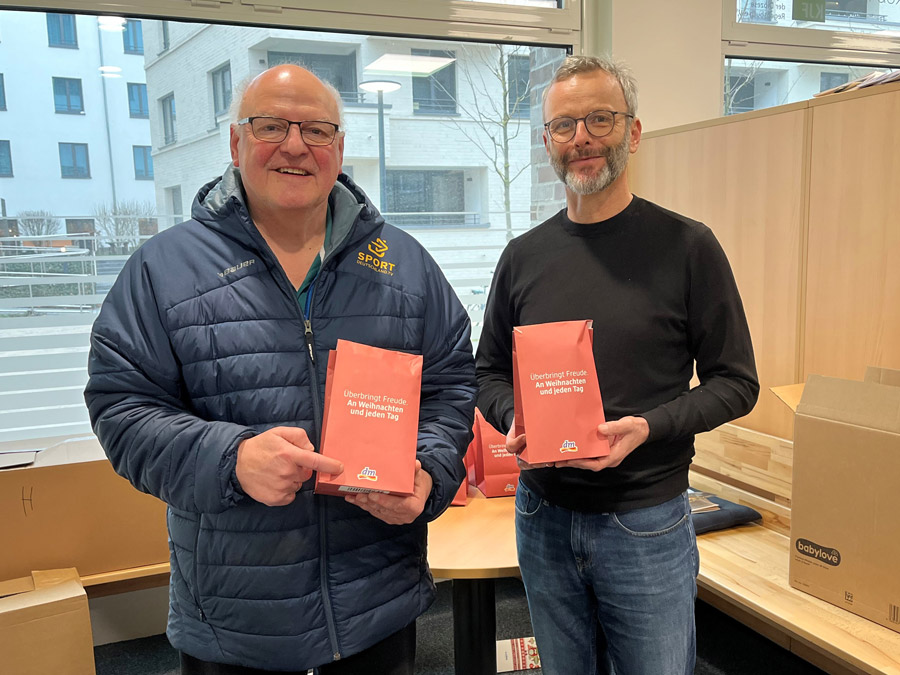 Armin Wolf und Einrichtungsleiter Hermann Zumüller