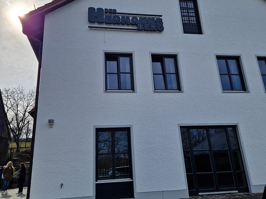 Fasade des Tagungshauses Hermannsberg