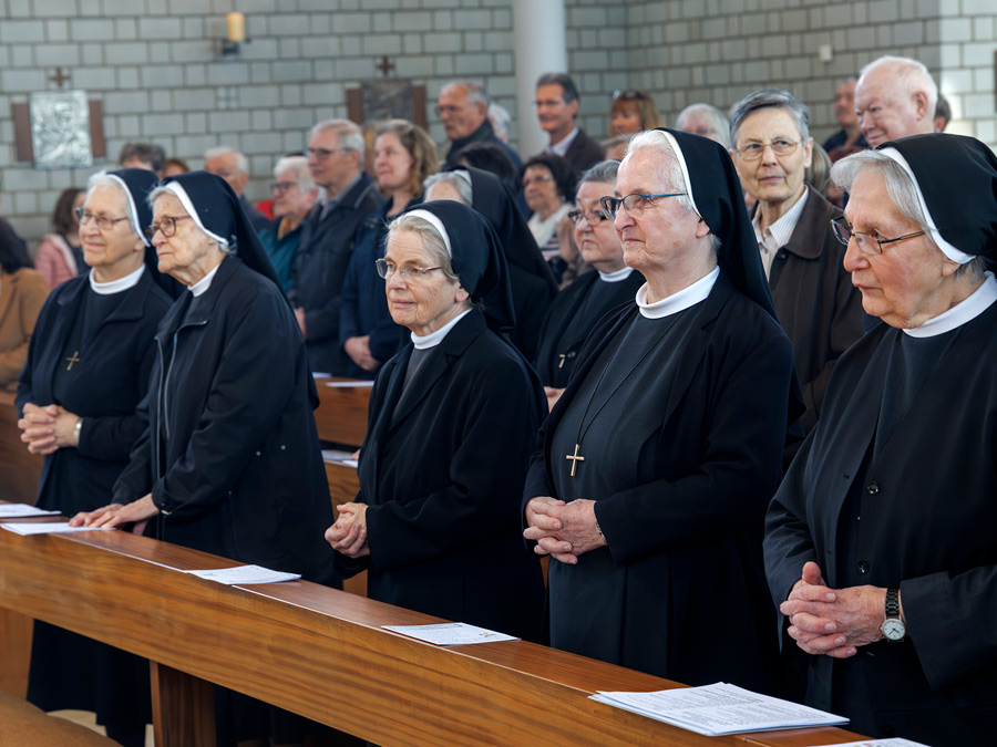 Die Kreuzschwestern in der Cabrini-Haus-Kirche