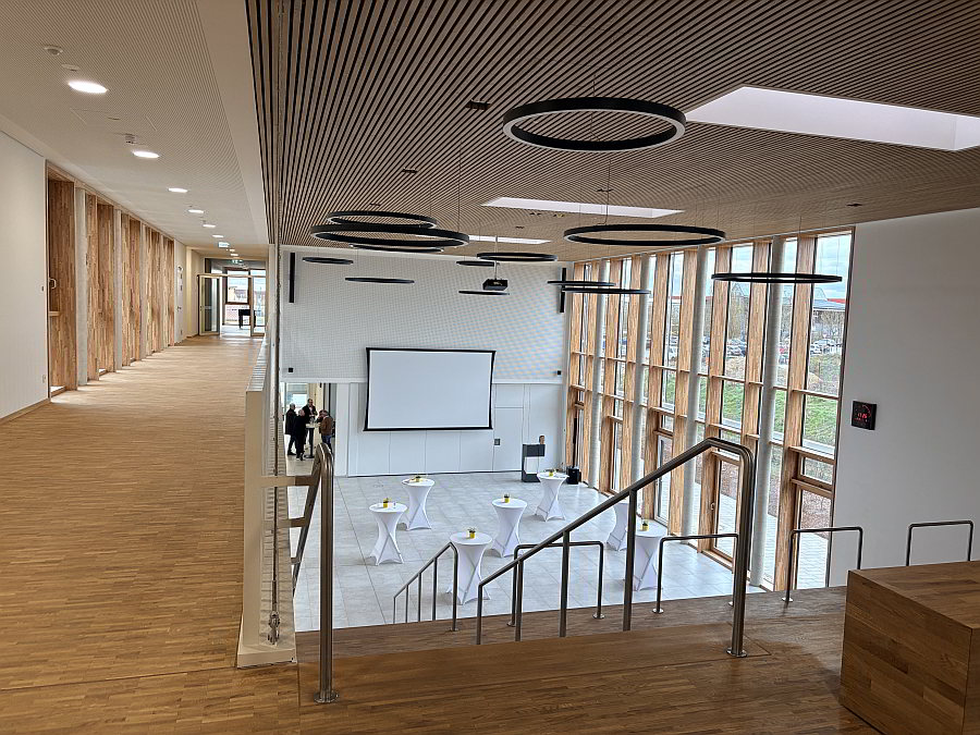 Blick in die Aula der Schule