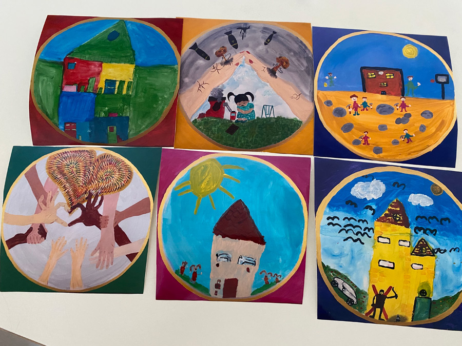 Die Jugendparlamentarier aus dem Kinder- und Jugendhilfezentrum St. Josef Wunsiedel setzten sich künstlerisch mit dem Thema Privatsphäre auseinander. 
