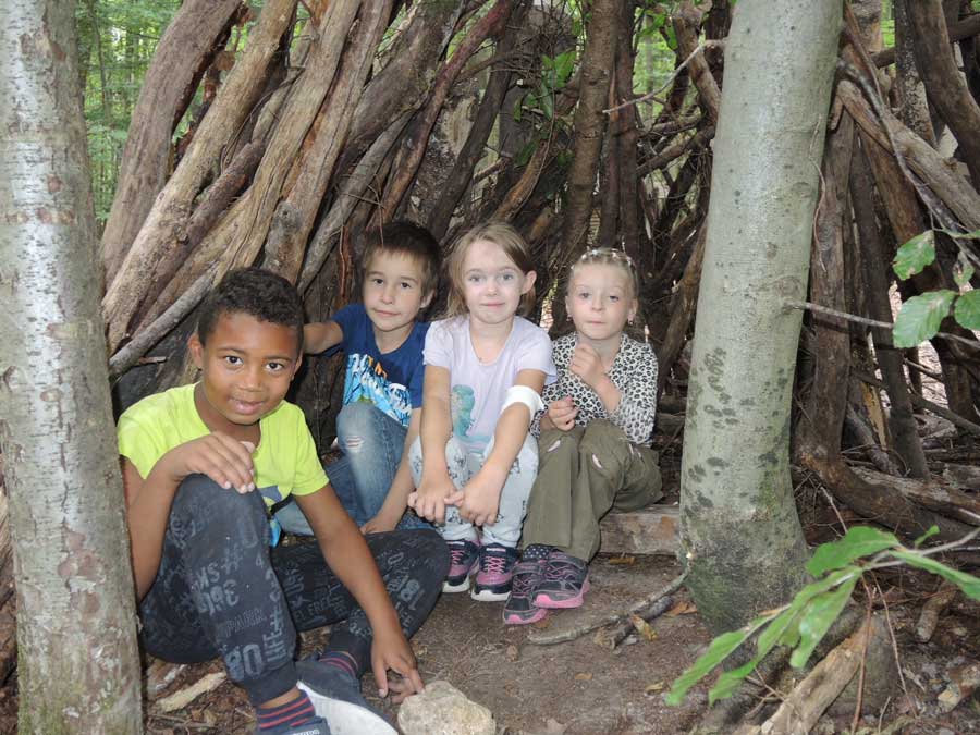 Kinder bei den Waldtagen